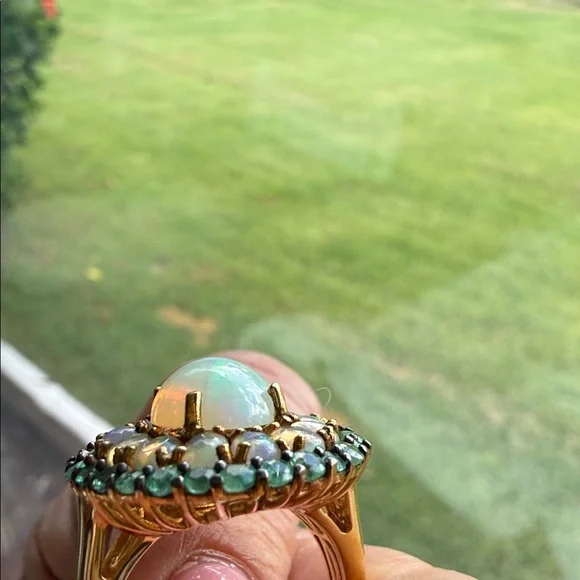 Opulent Opal and Green Gemstone Ring - Picture 9 of 11